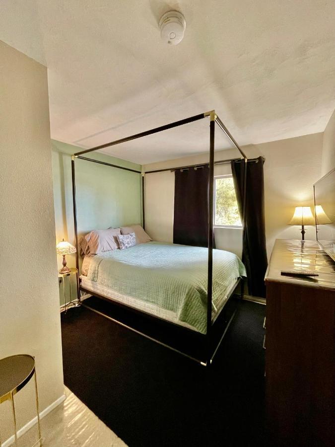 Urban Las Vegas Colonial In The Heart Of Vegas Villa Bagian luar foto
